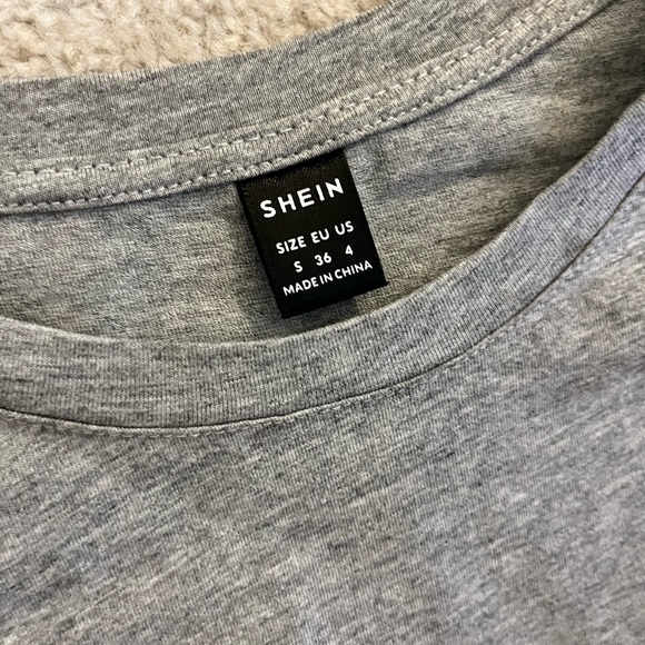 2 Crop Tops - Picture 2 of 3